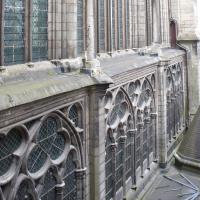 Cathédrale Notre-Dame de Amiens - Exterior, south chevet and triforium windows from clerestory level