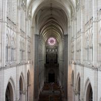 Cathédrale Notre-Dame de Amiens - Interior, chevet and nave from triforium level looking west