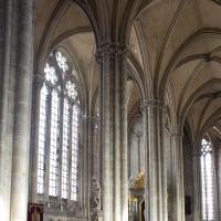 Cathédrale Notre-Dame de Amiens - Interior, north choir aisle looking east