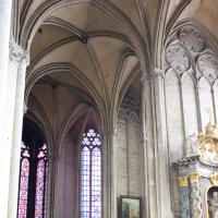 Cathédrale Notre-Dame de Amiens - Interior, south choir aisle looking east