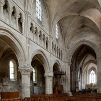 Église Notre-Dame d'Auvers-sur-Oise - Interior, nave looking northeast