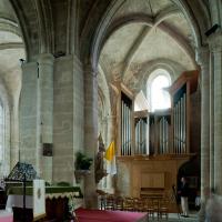 Église Notre-Dame d'Auvers-sur-Oise - Interior, crossing looking southeast