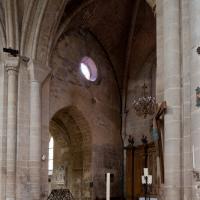Église Notre-Dame d'Auvers-sur-Oise - Interior, crossing looking northwest into north transept