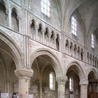 Église Notre-Dame d'Auvers-sur-Oise - Interior, nave looking northeast