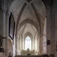Église Notre-Dame d'Auvers-sur-Oise - Interior, crossing looking east into chevet, apse