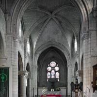 Église Saint-Laurent de Beaumont-sur-Oise - Interior, chevet looking east