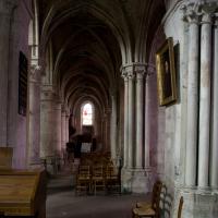 Église Saint-Laurent de Beaumont-sur-Oise - Interior, north inner nave aisle looking west