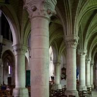 Église Saint-Laurent de Beaumont-sur-Oise - Interior, south nave aisle looking northeast
