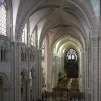 Cathédrale Saint-Étienne de Sens - Interior, south chevet looking west from triforium level