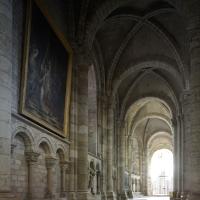 Cathédrale Saint-Étienne de Sens - Interior, chevet, north aisle looking east