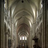 Cathédrale Saint-Étienne de Sens - Interior, nave looking east
