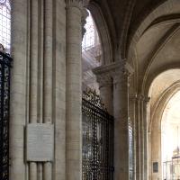 Cathédrale Saint-Étienne de Sens - Interior, chevet, south aisle and ambulatory looking northeast