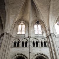 Cathédrale Saint-Étienne de Sens - Interior, nave, triforium and clerestory