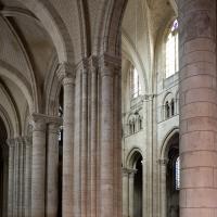 Cathédrale Saint-Étienne de Sens - Interior, south nave aisle looking northwest