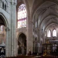 Cathédrale Saint-Étienne de Sens - Interior, crossing space, north transept and chevet looking northeast
