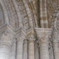 Cathédrale Saint-Étienne de Sens - Interior, north nave aisle capital
