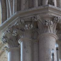 Église Notre-Dame de Villeneuve-sur-Yonne - Interior, chevet, hemicycle, pier capital
