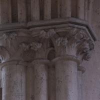 Église Notre-Dame de Villeneuve-sur-Yonne - Interior, nave, north aisle, vaulting shaft capitals