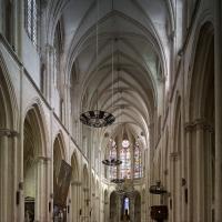 Église Notre-Dame de Villeneuve-sur-Yonne - Interior, nave looking east