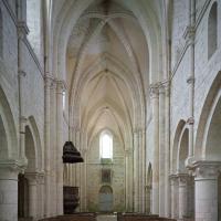 Église Notre-Dame de Voulton - Interior, nave looking west