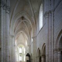 Église Notre-Dame de Voulton - Interior, south nave elevation looking west