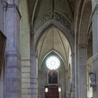 Église Saint-Serge d'Angers - Interior, north transept and crossing from south transept