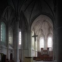 Église Saint-Serge d'Angers - Interior, chevet, altar and axial chapel looking northeast
