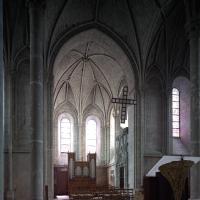 Église Saint-Serge d'Angers - Interior, chevet, pulpit, altar and axial chapel looking southeast