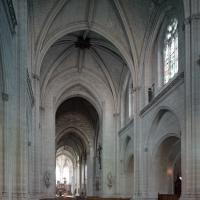 Église Saint-Serge d'Angers - Interior, nave looking southeast from west end