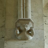 Collégiale Notre-Dame d'Auffay - Interior, crossing, tower, east wall, vaulting corbel