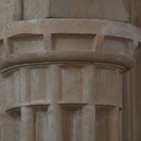 Église Saint-Eusèbe d'Auxerre - Interior, chevet, ambulatory, outer wall, vaulting shaft pedestal