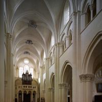 Église Saint-Eusèbe d'Auxerre - Interior, nave looking west