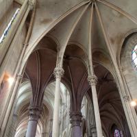 Cathédrale Saint-Étienne d'Auxerre - Interior, chevet, vaults of axial chapel and ambulatory 