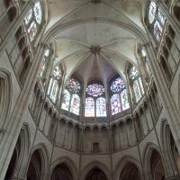 Cathédrale Saint-Étienne d'Auxerre - Interior, chevet, hemicyle. looking up