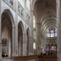 Cathédrale Saint-Étienne d'Auxerre - Interior, nave looking northeast