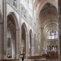 Cathédrale Saint-Étienne d'Auxerre - Interior, nave looking northeast