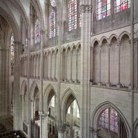 Cathédrale Saint-Étienne d'Auxerre - Interior, chevet, triforium level, looking northwest