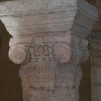 Église Saint-Germain d'Auxerre - Interior, crypt, south aisle, column capital