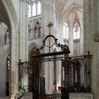 Église Saint-Germain d'Auxerre - Interior, crossing and chevet from nave
