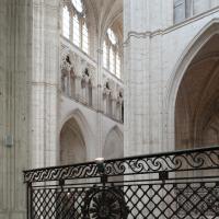 Église Saint-Germain d'Auxerre - Interior, north transept and crossing from south chevet aisle