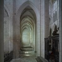 Église Saint-Germain d'Auxerre - Interior, chevet, south aisle looking west toward south nave aisle