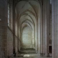 Église Saint-Germain d'Auxerre - Interior, south nave aisle looking west