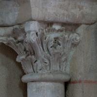 Église Saint-Lazare d'Avallon - Interior, nave, south aisle, outer wall opening, shaft capital