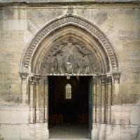 Église Saint-Hermeland de Bagneux - Exterior, west frontispiece elevation, portal looking into nave