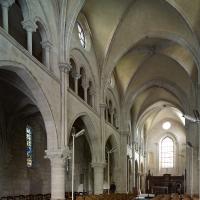 Église Saint-Hermeland de Bagneux - Interior, nave looking northeast