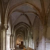 Église Saint-Hermeland de Bagneux - Interior, north nave aisle looking west