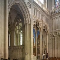 Cathédrale Notre-Dame de Bayeux - Interior, south transept, southeast view