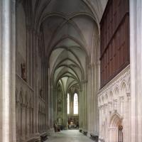Cathédrale Notre-Dame de Bayeux - Interior, north choir aisle looking east