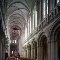 Cathédrale Notre-Dame de Bayeux - Interior, south nave elevation looking east