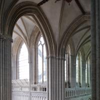 Cathédrale Notre-Dame de Bayeux - Interior, south transept and nave looking southwest